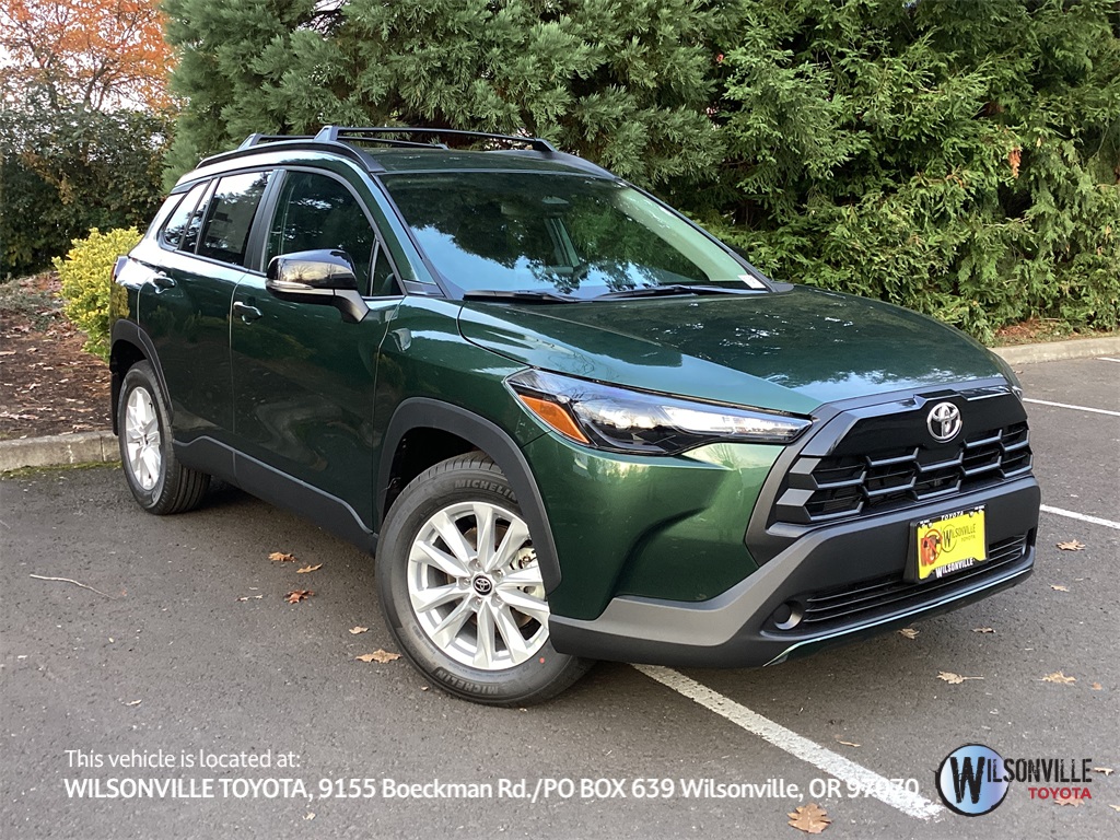 2026 Toyota Corolla Cross LE's photo