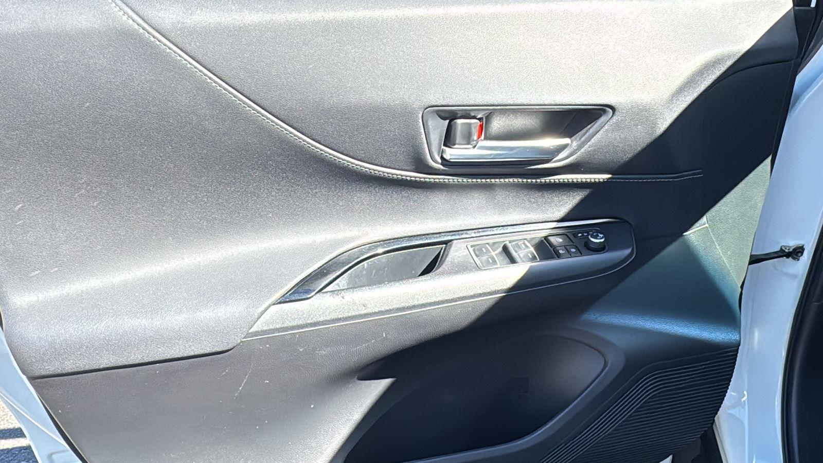 2021 Toyota Venza LE photo 11