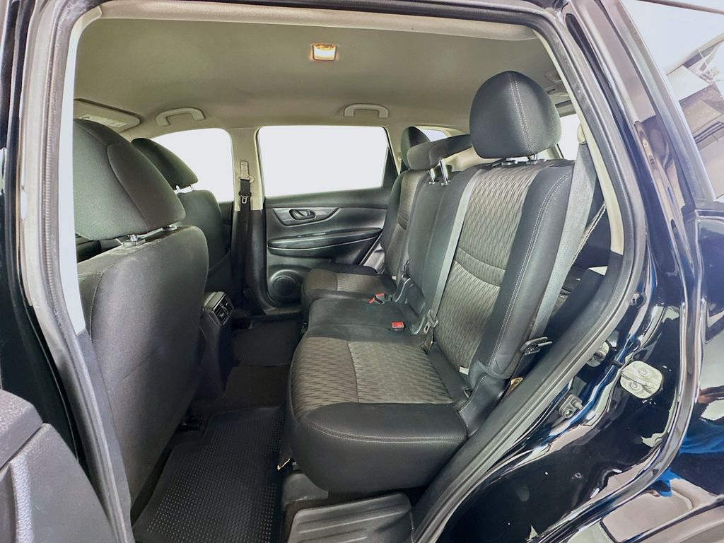 2020 Nissan Rogue S photo 23