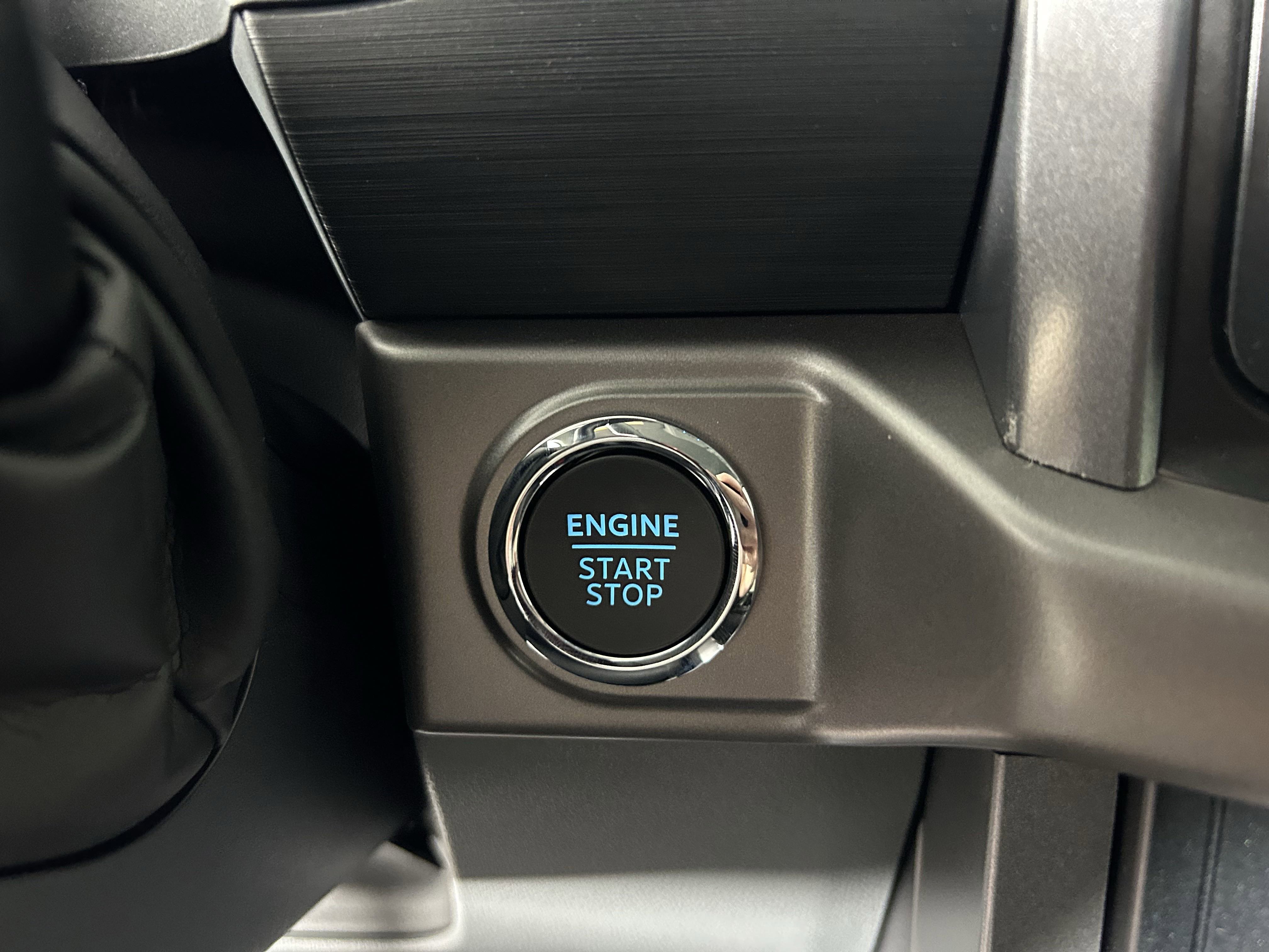 2025 Ford F-150 XLT photo 12