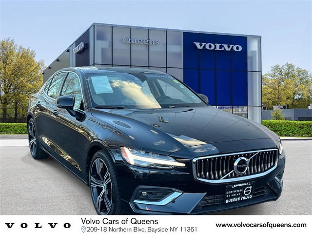 2022 Volvo S60 Inscription's photo