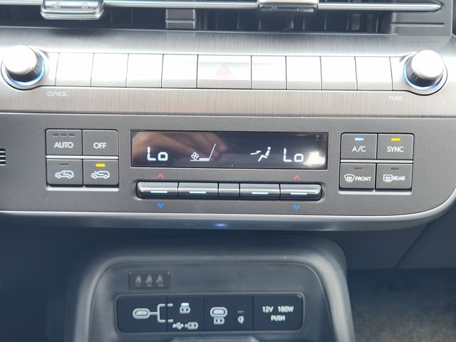 2026 Hyundai Kona SEL photo 7