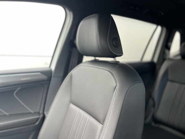 2024 Volkswagen Tiguan SE R-Line Black photo 41