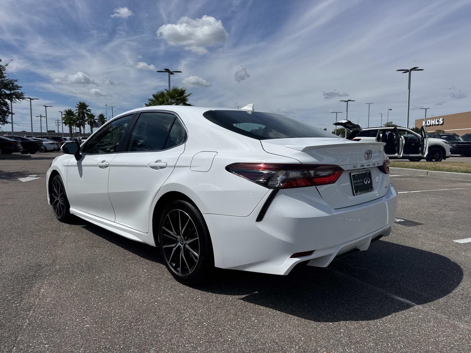 2024 Toyota Camry SE photo 7