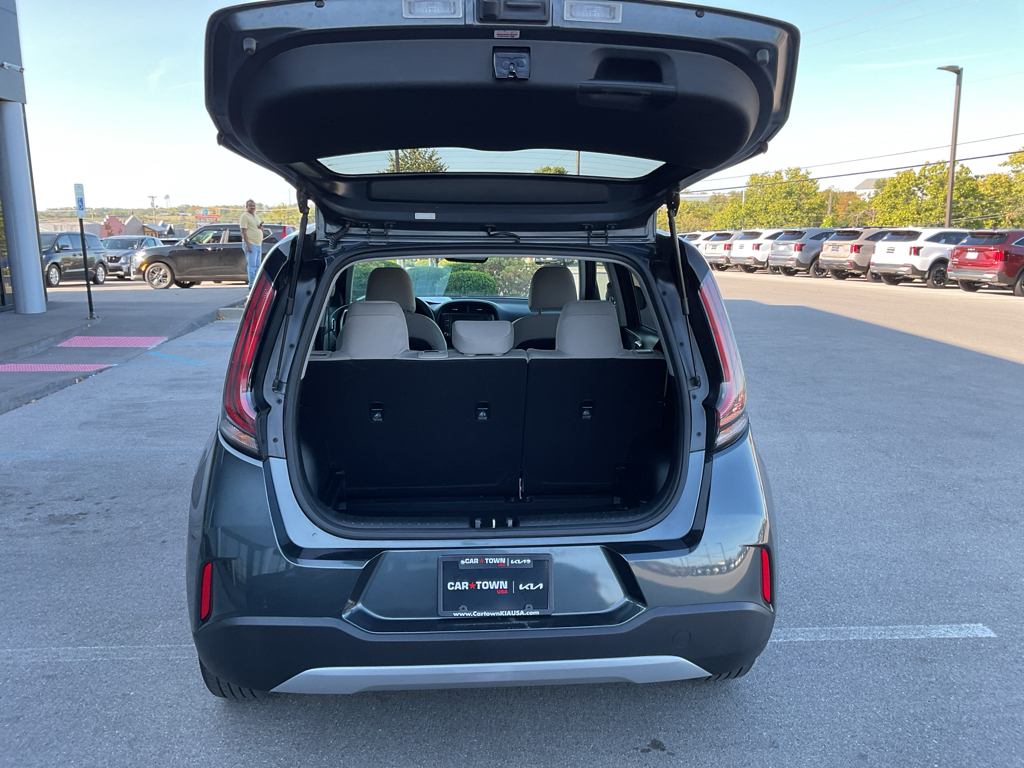 2023 Kia Soul LX photo 11