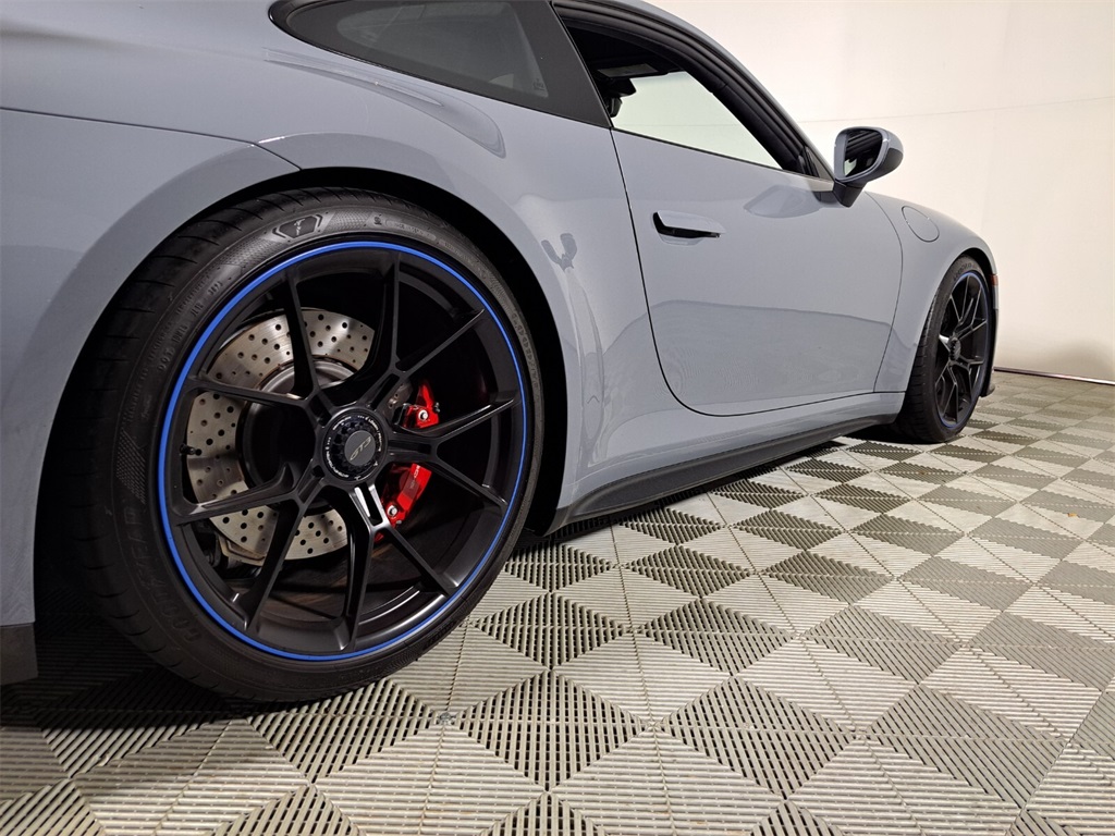 2023 Porsche 911 GT3 photo 4
