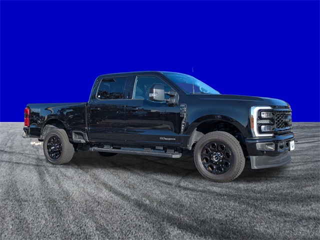 2025 Ford F-350 Lariat photo 2