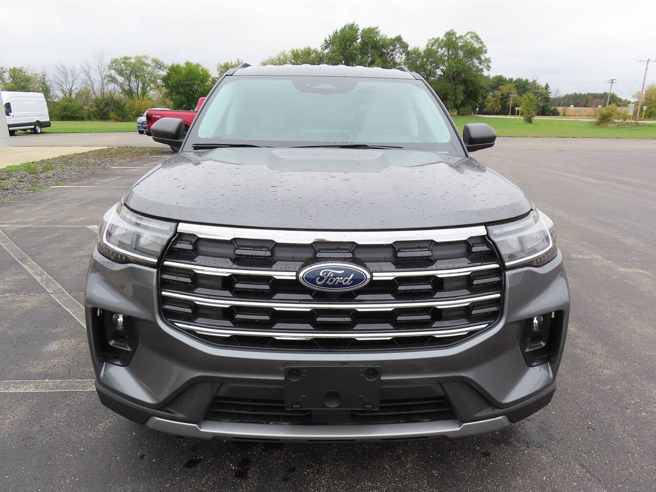 2025 Ford Explorer photo 2