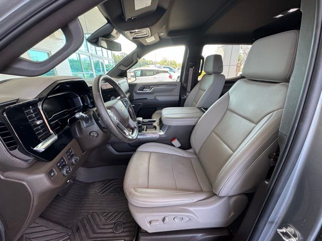 2024 Chevrolet Silverado 1500 LTZ photo 10