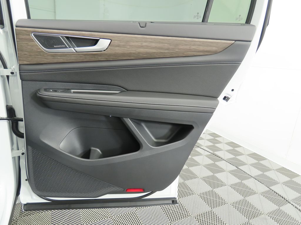 2025 Volkswagen Atlas SEL Premium R-Line photo 27