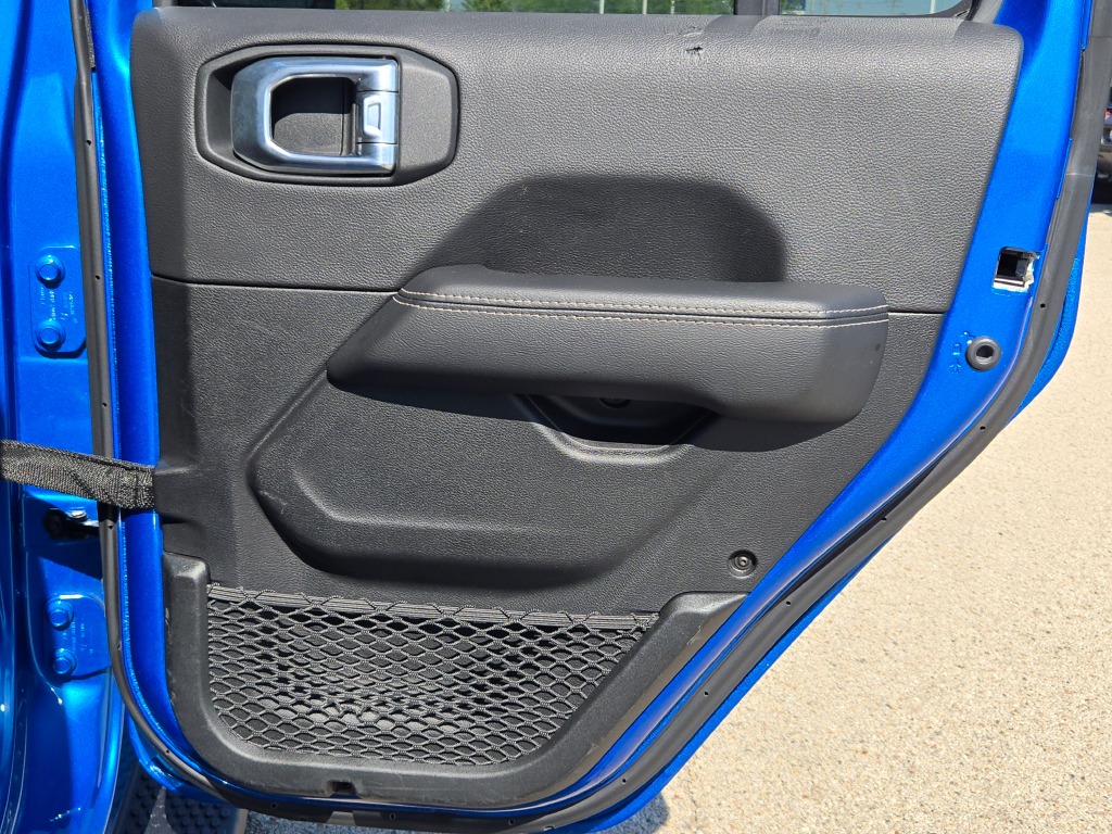 2021 Jeep Wrangler Unlimited Sahara 4xe photo 12