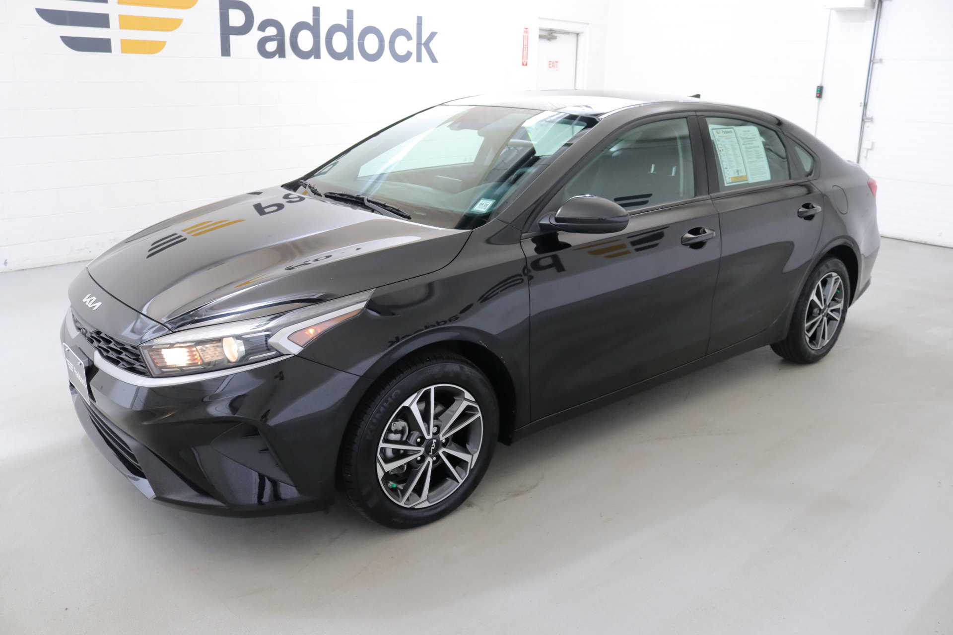2023 Kia Forte LXS photo 3