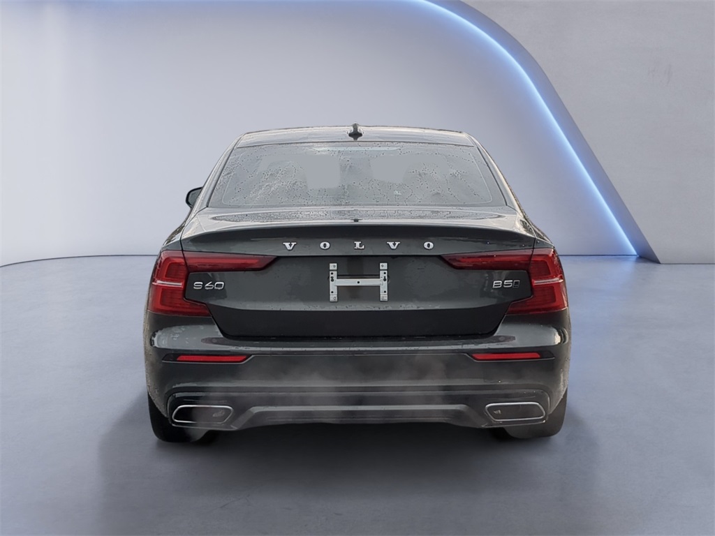 2022 Volvo S60 B5 Momentum photo 4