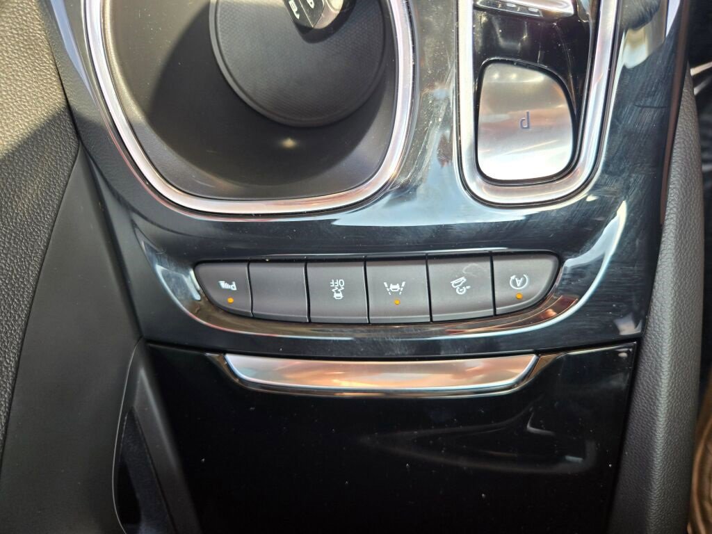 2023 Buick Envision Essence photo 32