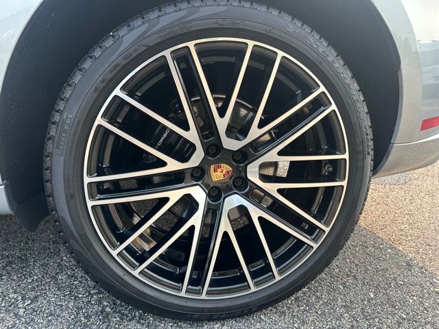 2022 Porsche Macan S photo 10