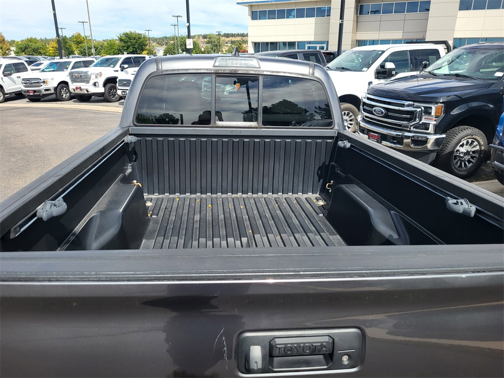 2017 Toyota Tacoma SR5 photo 17