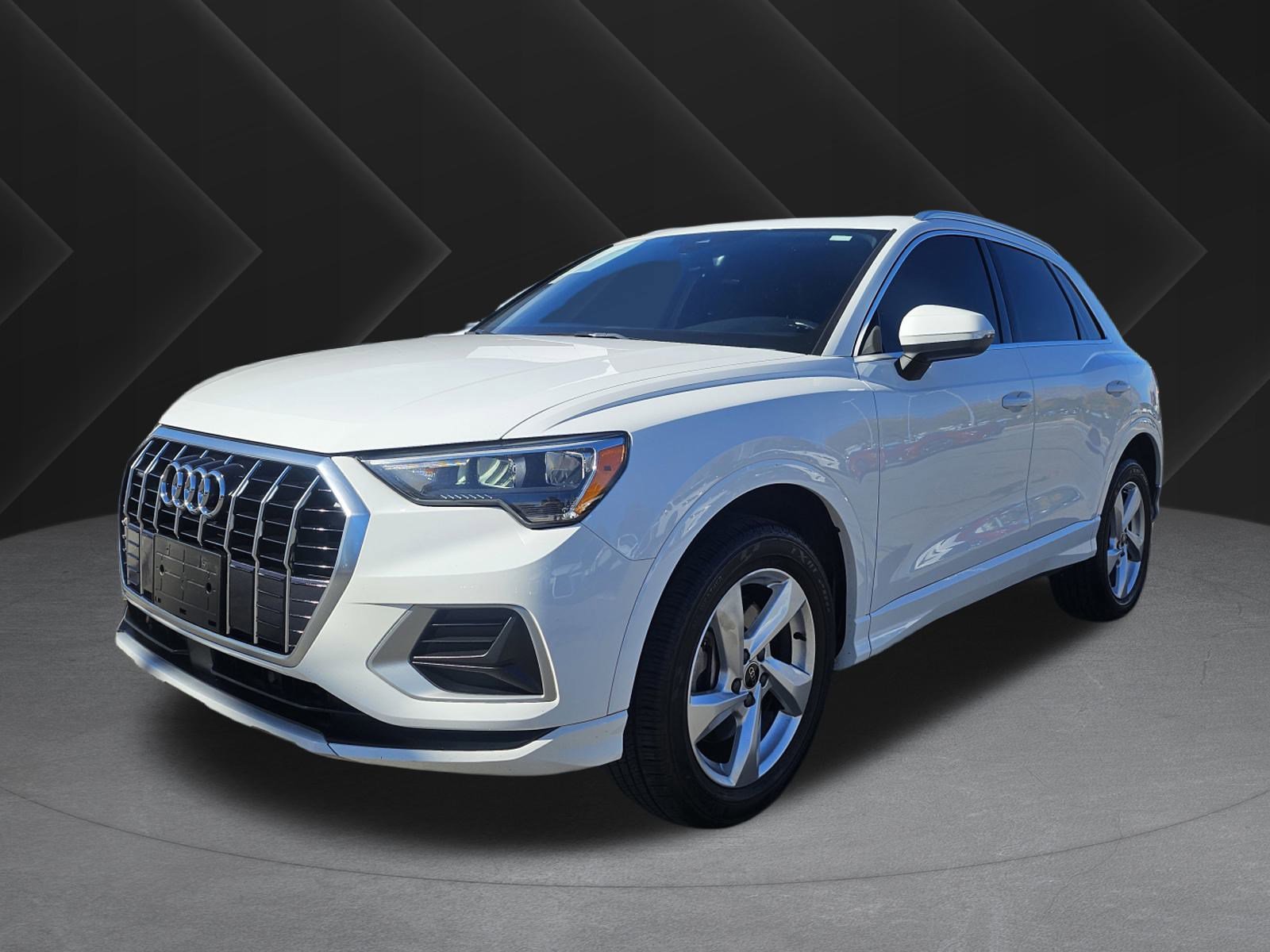 2021 Audi Q3 Premium's photo