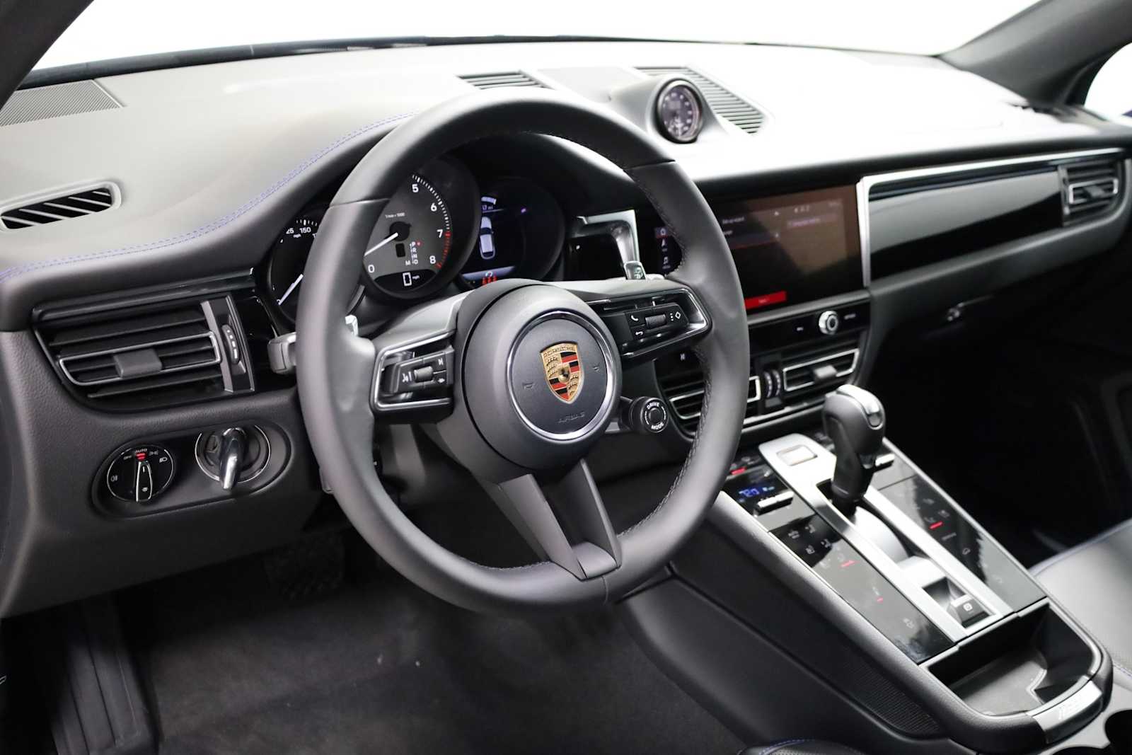 2026 Porsche Macan S photo 3