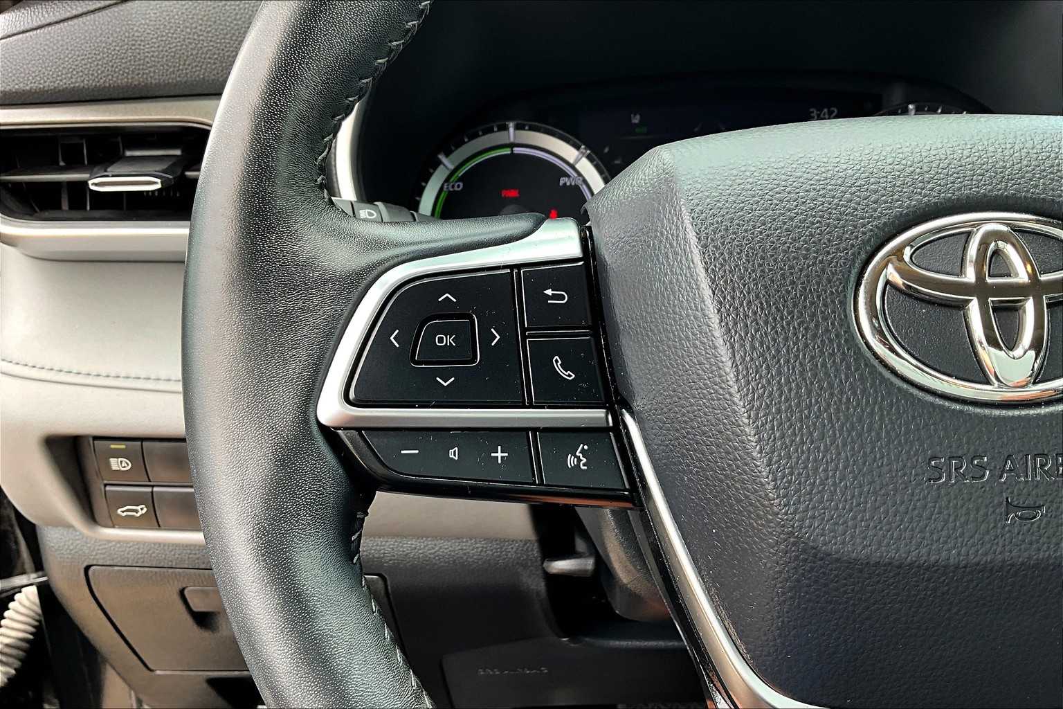 2021 Toyota Highlander Hybrid XLE photo 22