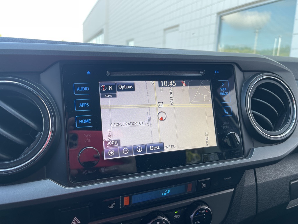 2016 Toyota Tacoma TRD Sport photo 6