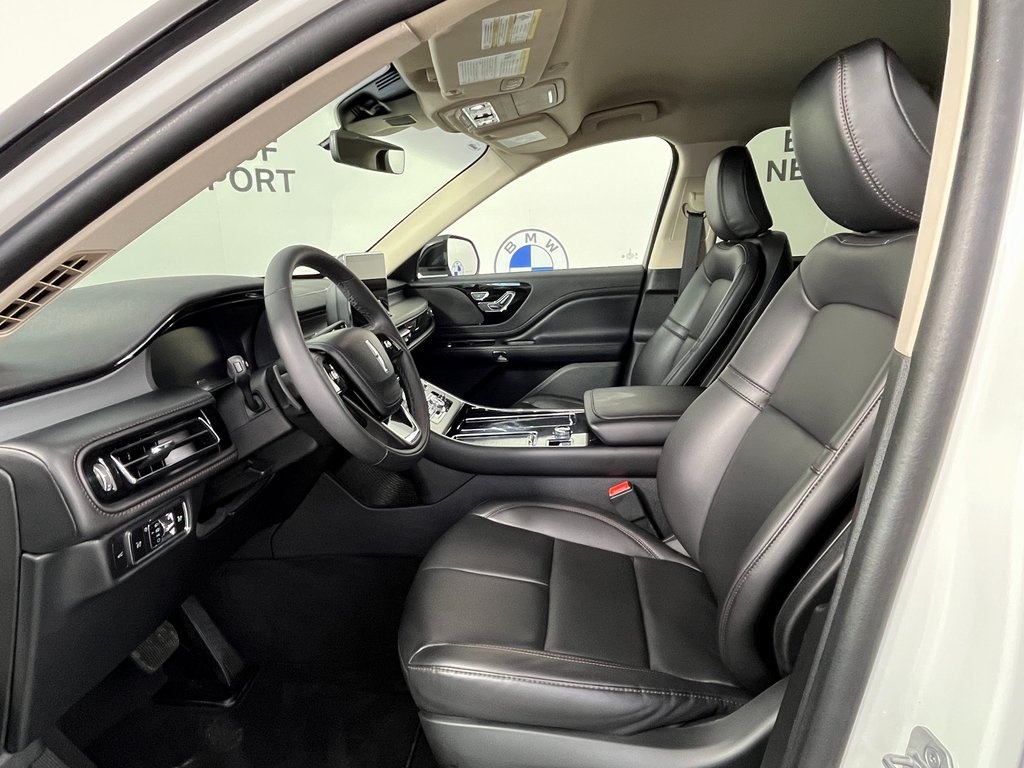 2023 Lincoln Aviator Standard photo 18