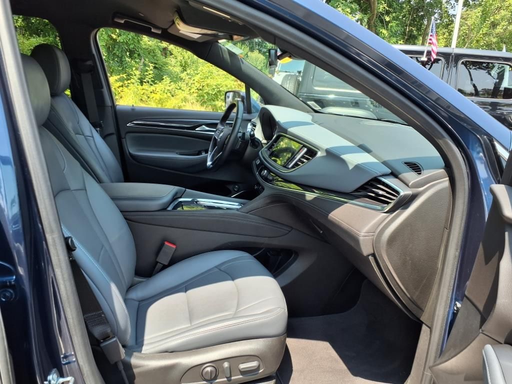 2022 Buick Enclave Essence photo 29