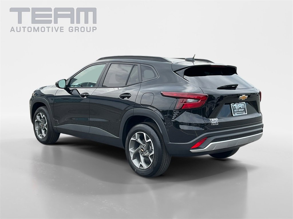 2026 Chevrolet Trax LT photo 4