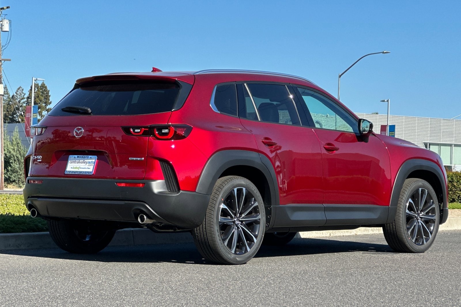 2025 Mazda CX-50 2.5 Premium Plus photo 4