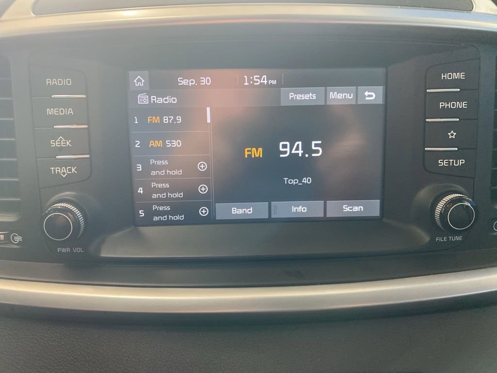 2019 Kia Sorento LX photo 2