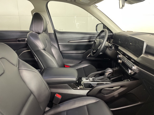 2025 Kia Telluride S photo 10