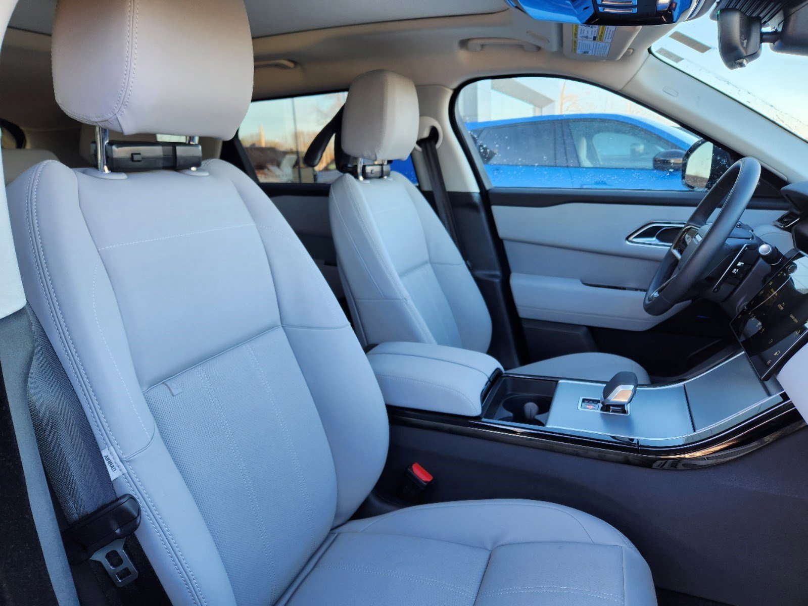 2025 Land Rover Range Rover Velar S photo 15