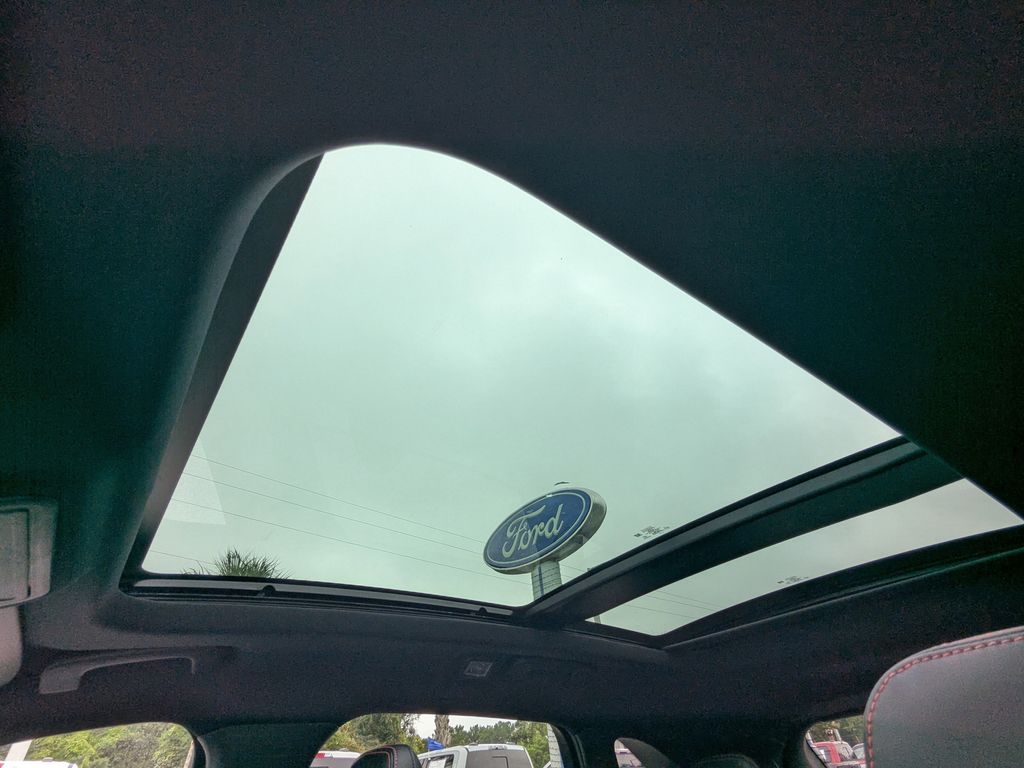2025 Ford Escape Hybrid ST-Line photo 15