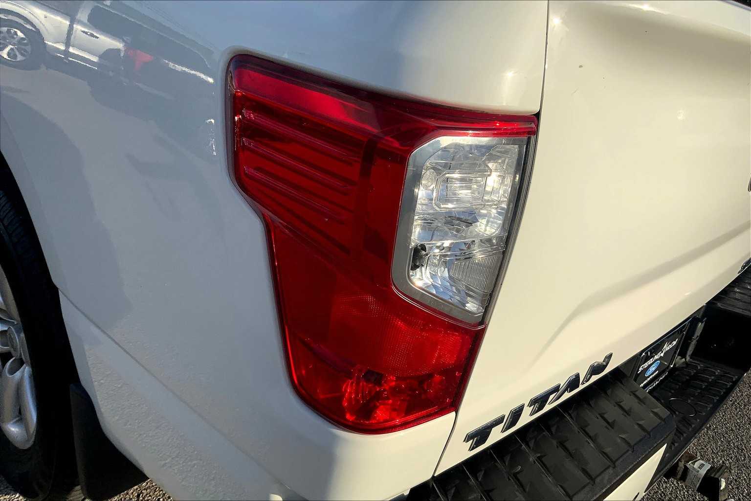 2020 Nissan Titan SV photo 23