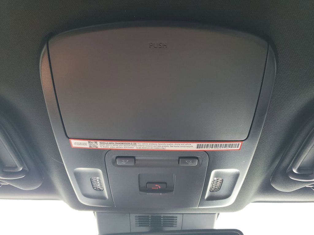 2025 Toyota Camry SE photo 25