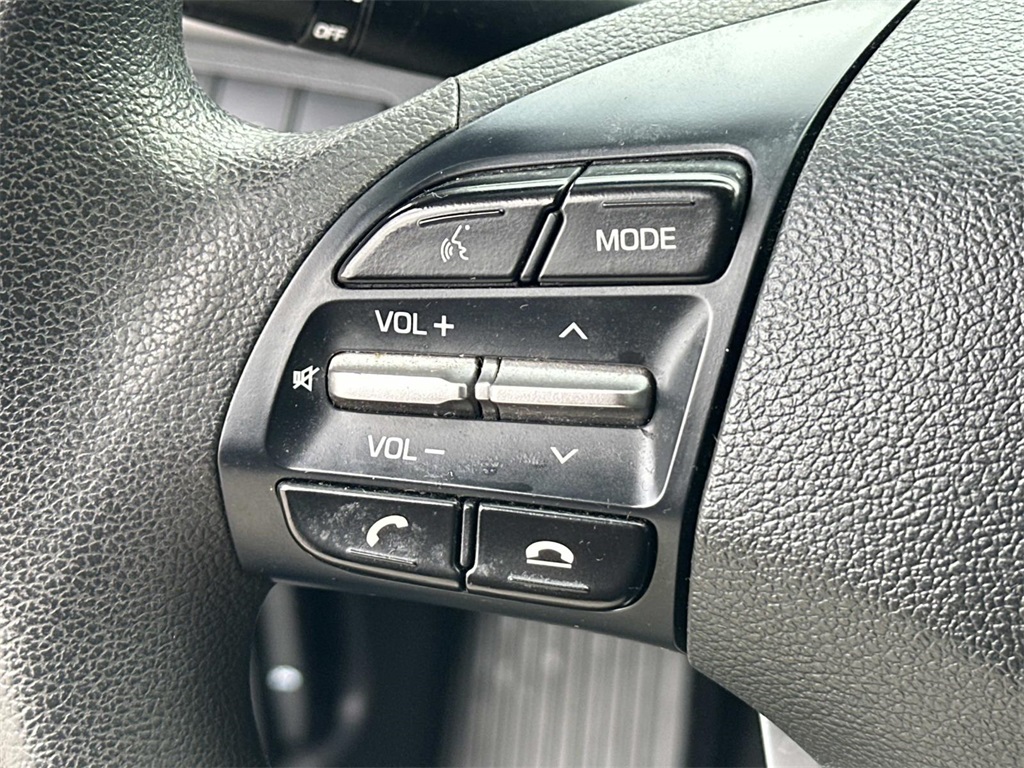2020 Hyundai Elantra SEL photo 22