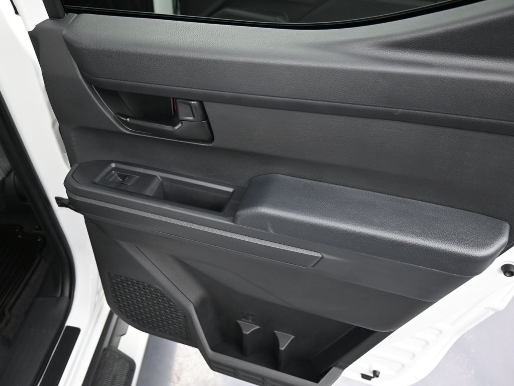 2024 Toyota Tacoma photo 27