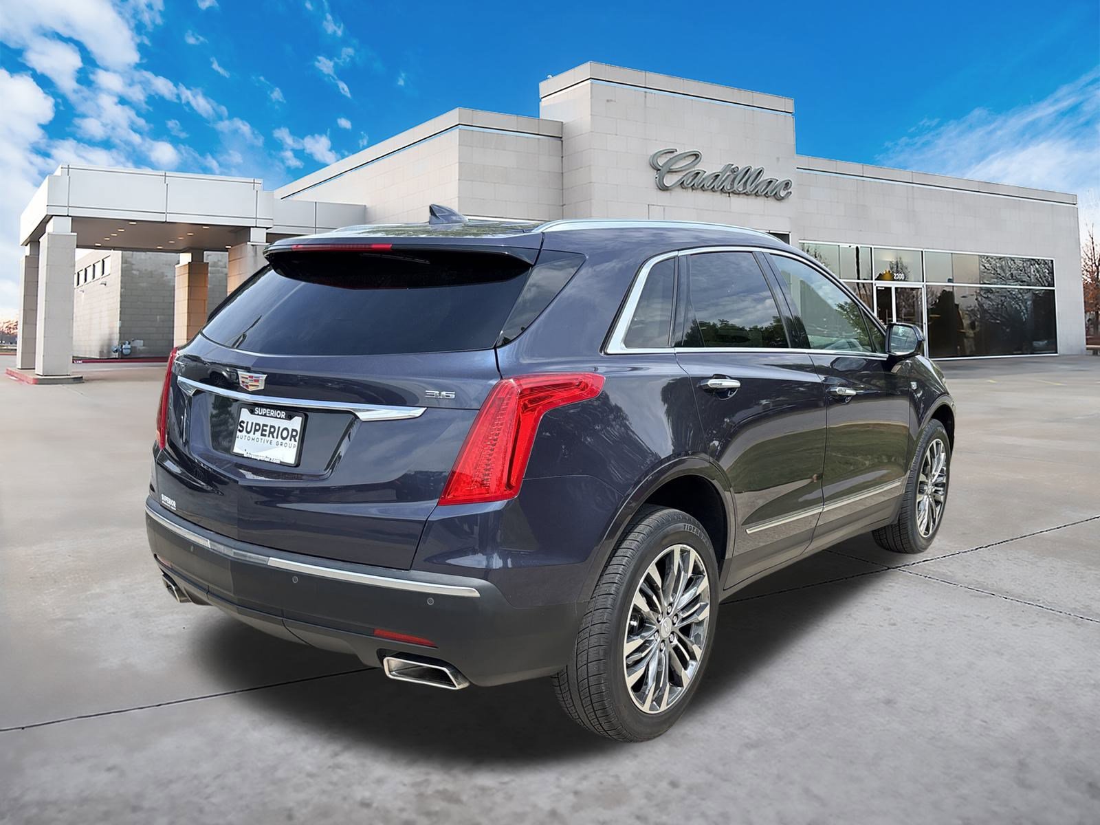 2018 Cadillac XT5 Premium Luxury photo 2