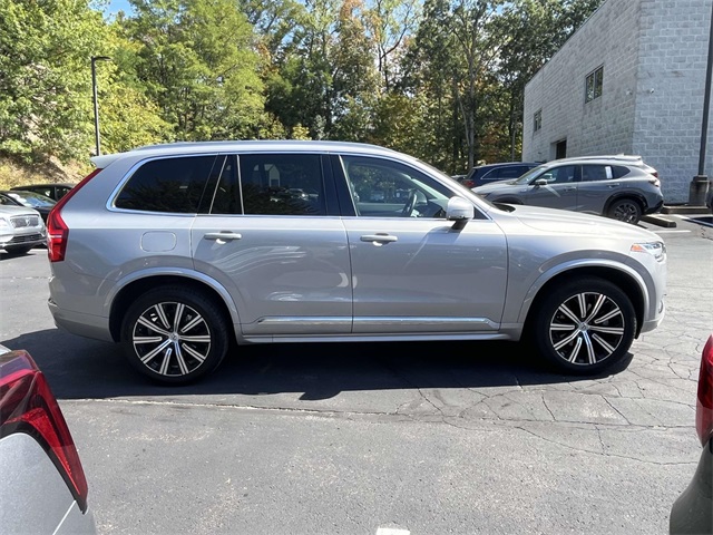 2025 Volvo XC90 B5 Core photo 2