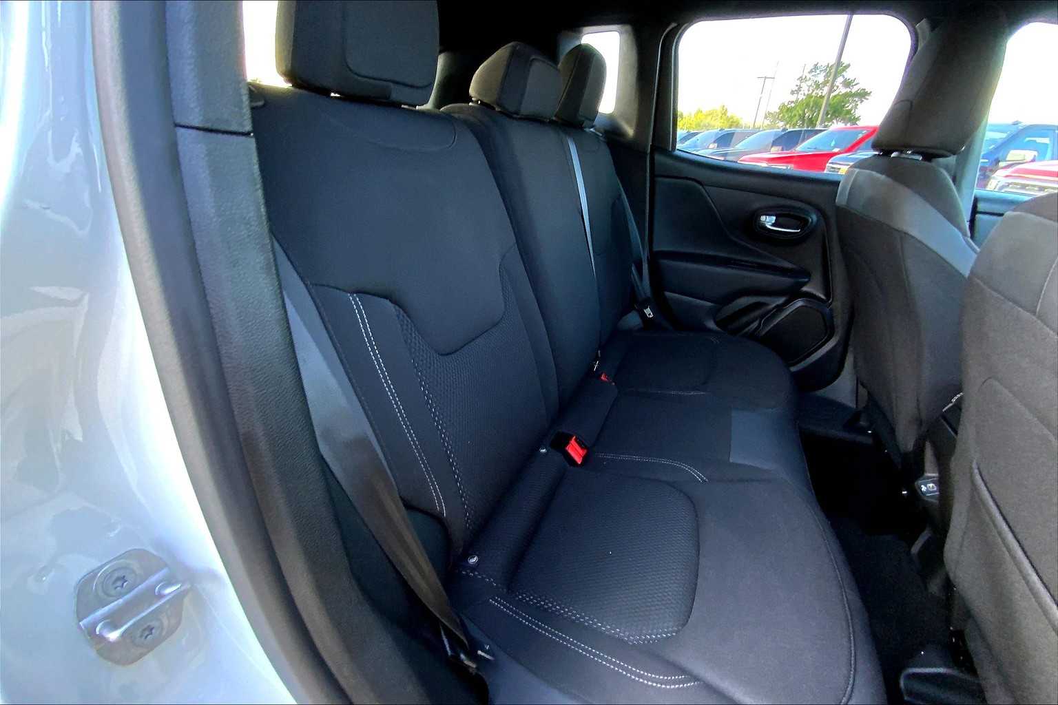 2022 Jeep Renegade Altitude photo 17