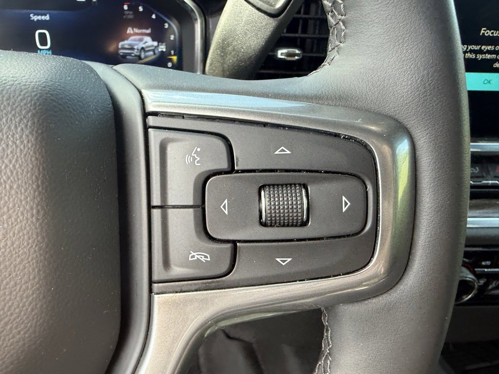 2023 Chevrolet Silverado 1500 LT photo 3