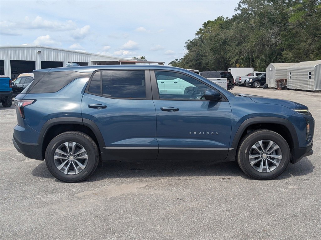 2026 Chevrolet Equinox LT photo 2