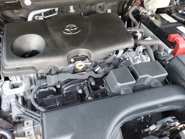 2023 Toyota RAV4 XLE photo 19