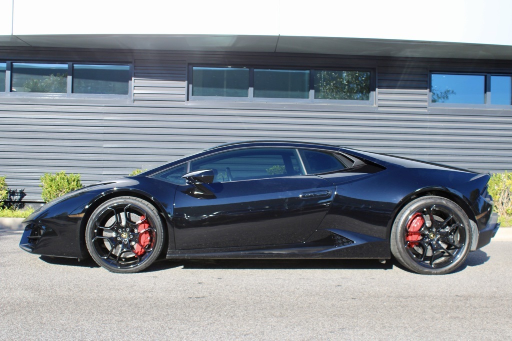 2016 Lamborghini Huracan LP 580-2 RWD photo 2