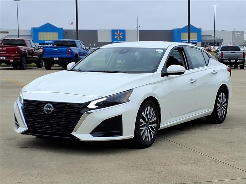 2023 Nissan Altima 2.5 SV photo 2