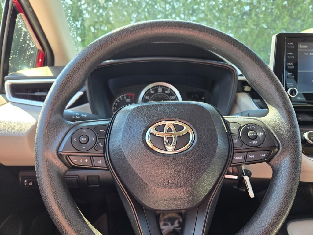 2022 Toyota Corolla LE photo 23