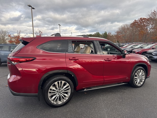 2023 Toyota Highlander Hybrid Platinum photo 3