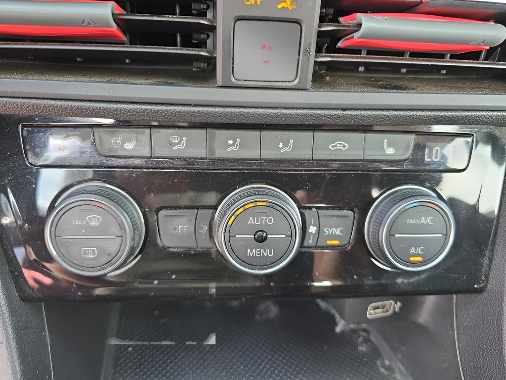 2019 Volkswagen Jetta SE photo 18