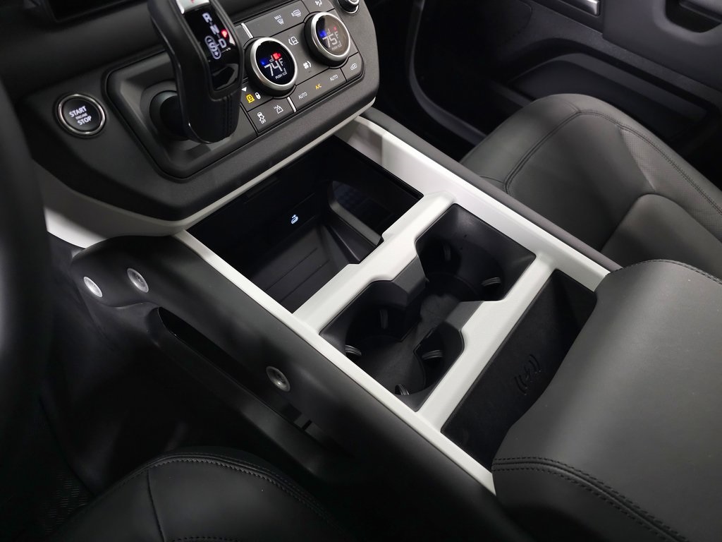 2025 LAND ROVER DEFENDER - Image 33