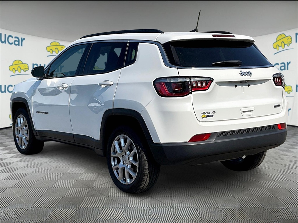 2022 Jeep Compass Latitude Lux photo 4