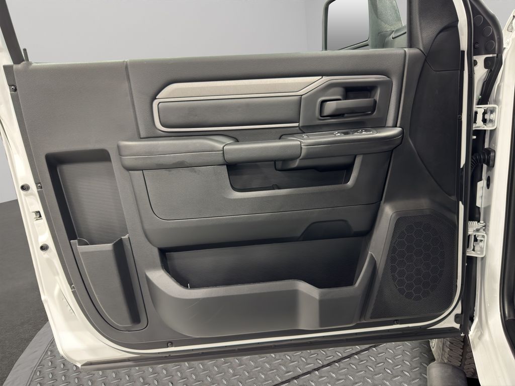 2025 Ram 3500 Tradesman photo 13